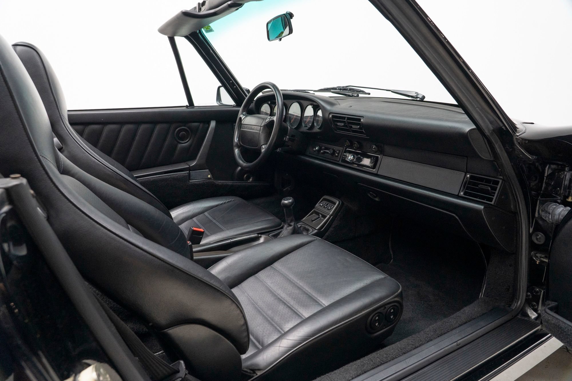 Used 1991 Porsche 911 Carrera RWD image 26