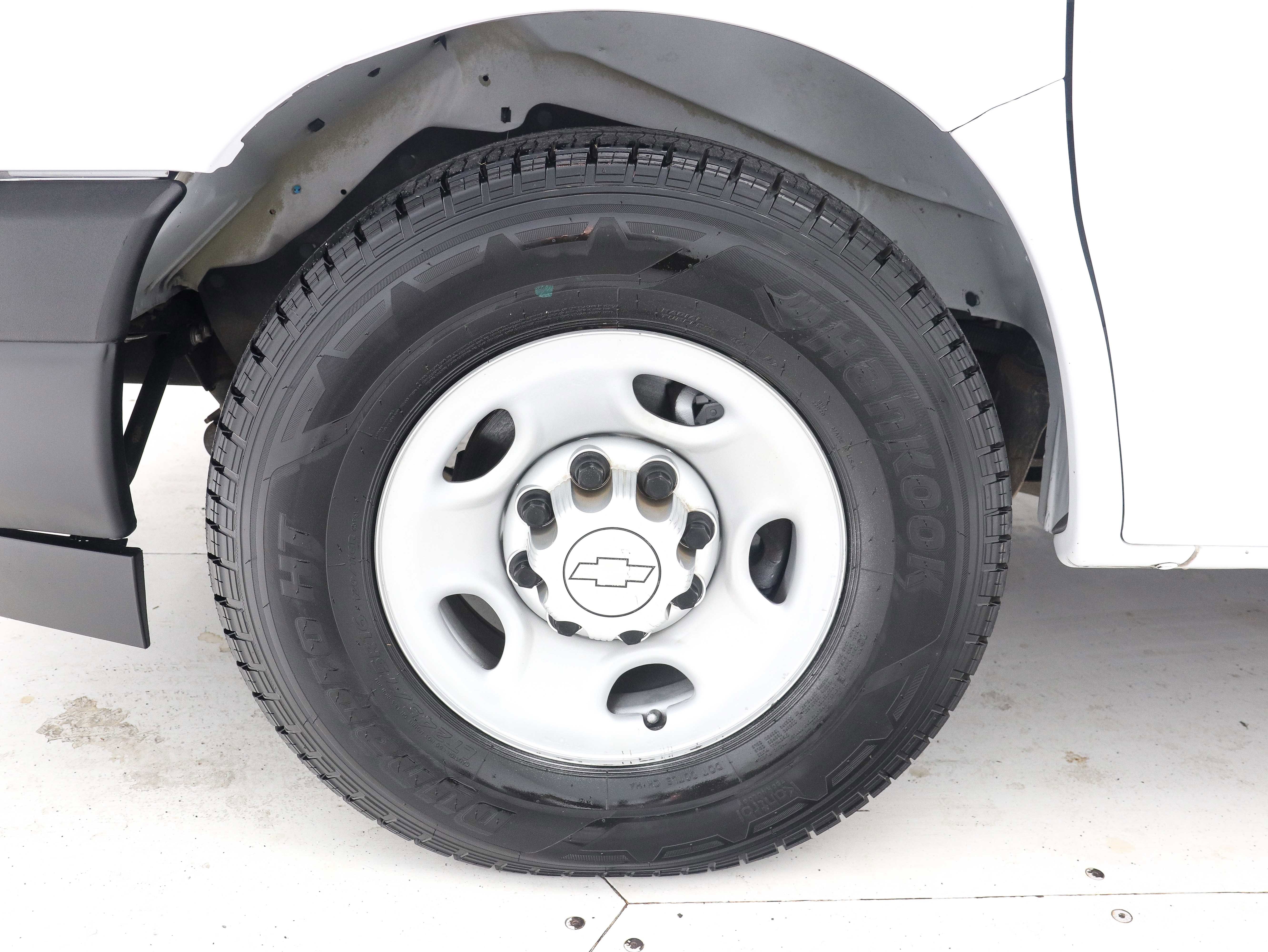 Used 2017 Chevrolet Express 2500 Extended RWD image 31