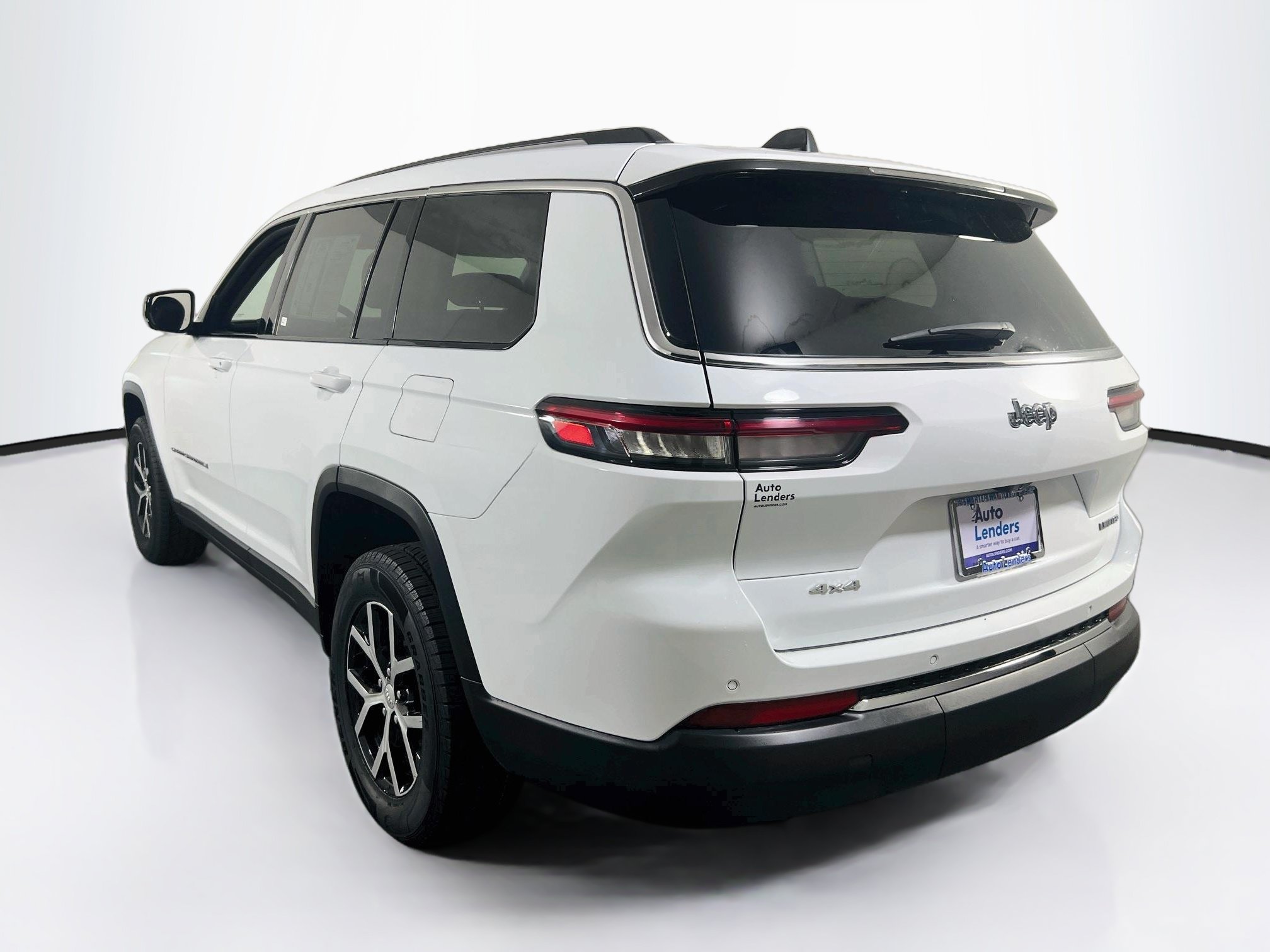 Used 2023 Jeep Grand Cherokee L Limited AWD/4WD image 7