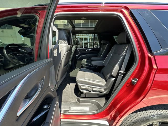 Certified 2024 Cadillac Escalade Sport w/ LPO, ONYX Package image 31