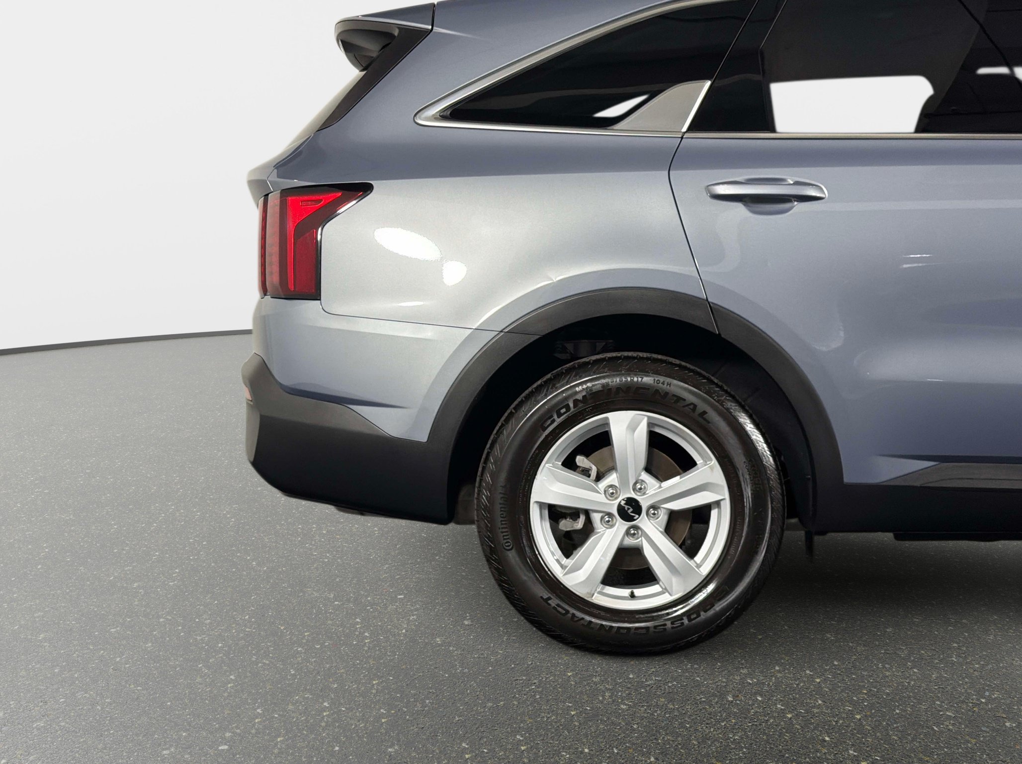 Used 2023 Kia Sorento LX FWD image 6