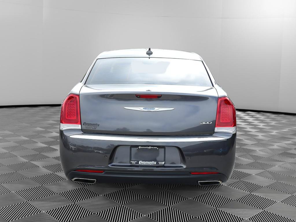 Used 2021 Chrysler 300 Touring L RWD image 6