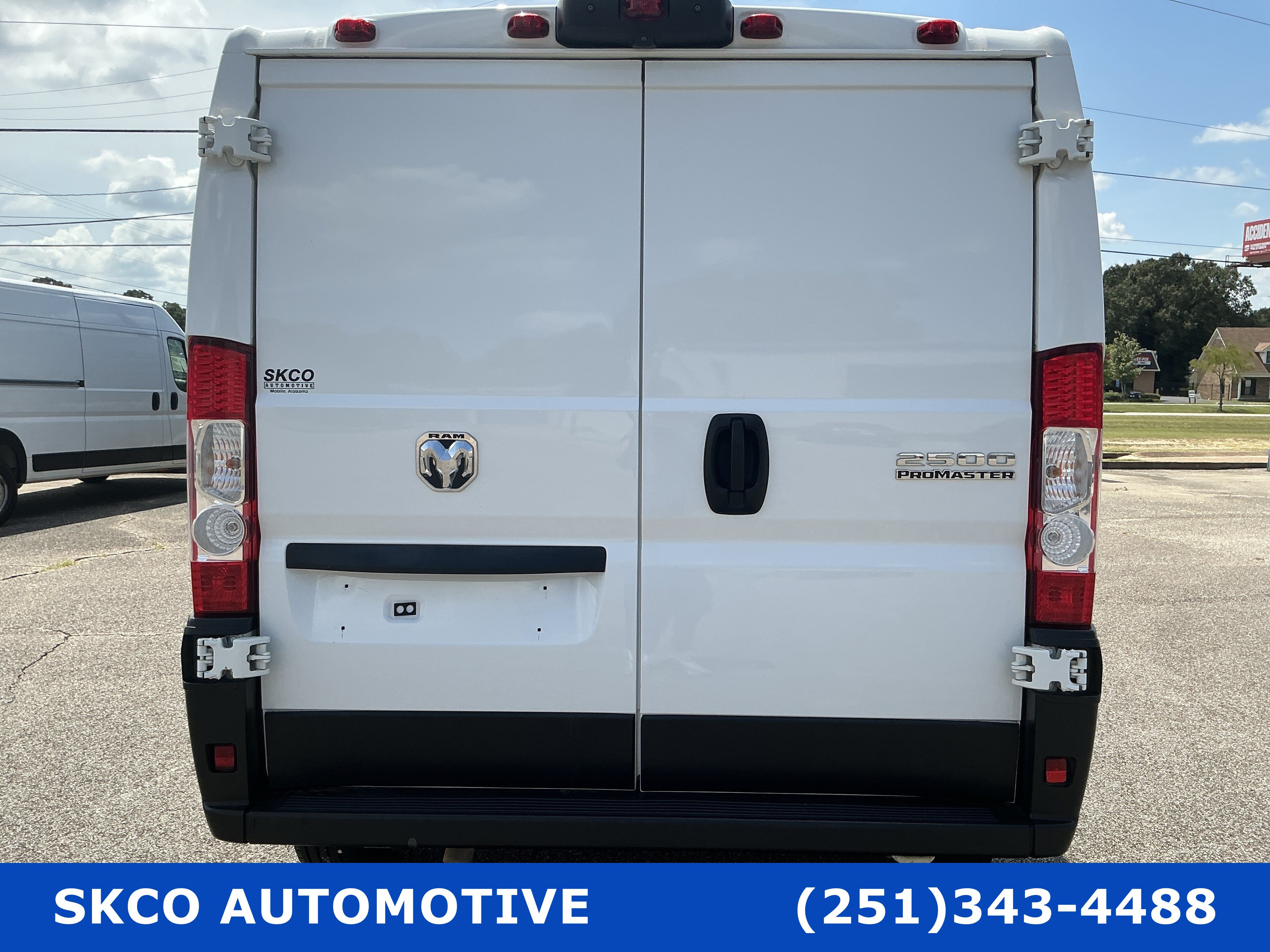 Used 2025 RAM ProMaster 2500 w/ Convenience Group FWD image 4