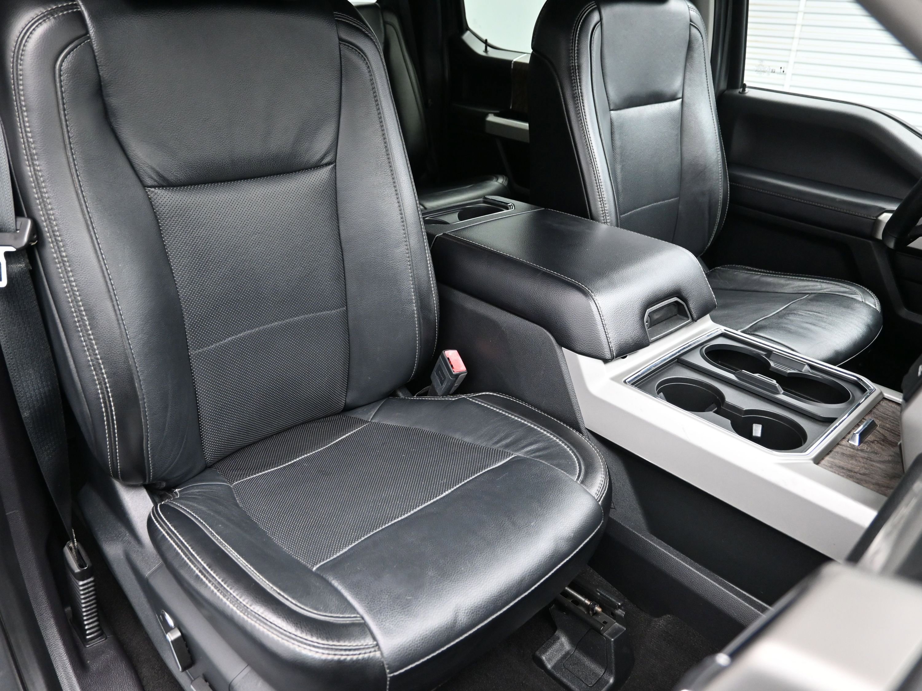 Used 2019 Ford F250 Lariat w/ Lariat Value Package image 41