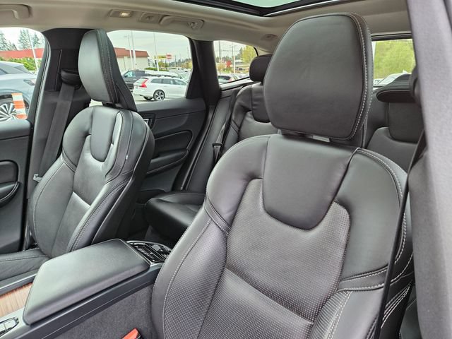 Certified 2023 Volvo XC60 B6 Ultimate w/ Protection Package Premier AWD/4WD image 15
