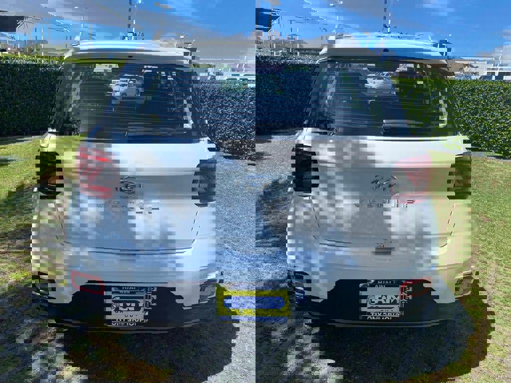 New 2026 Hyundai Venue SEL FWD image 6