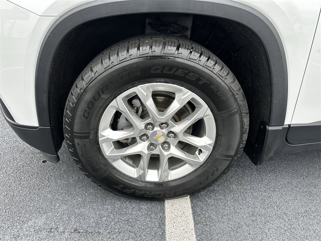 Used 2020 Chevrolet Traverse LS w/ LPO, Blackout Package image 10