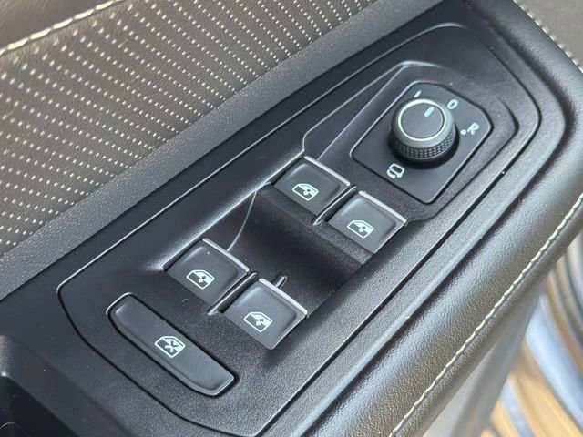 Used 2025 Volkswagen Atlas SEL Premium R-Line AWD/4WD image 24