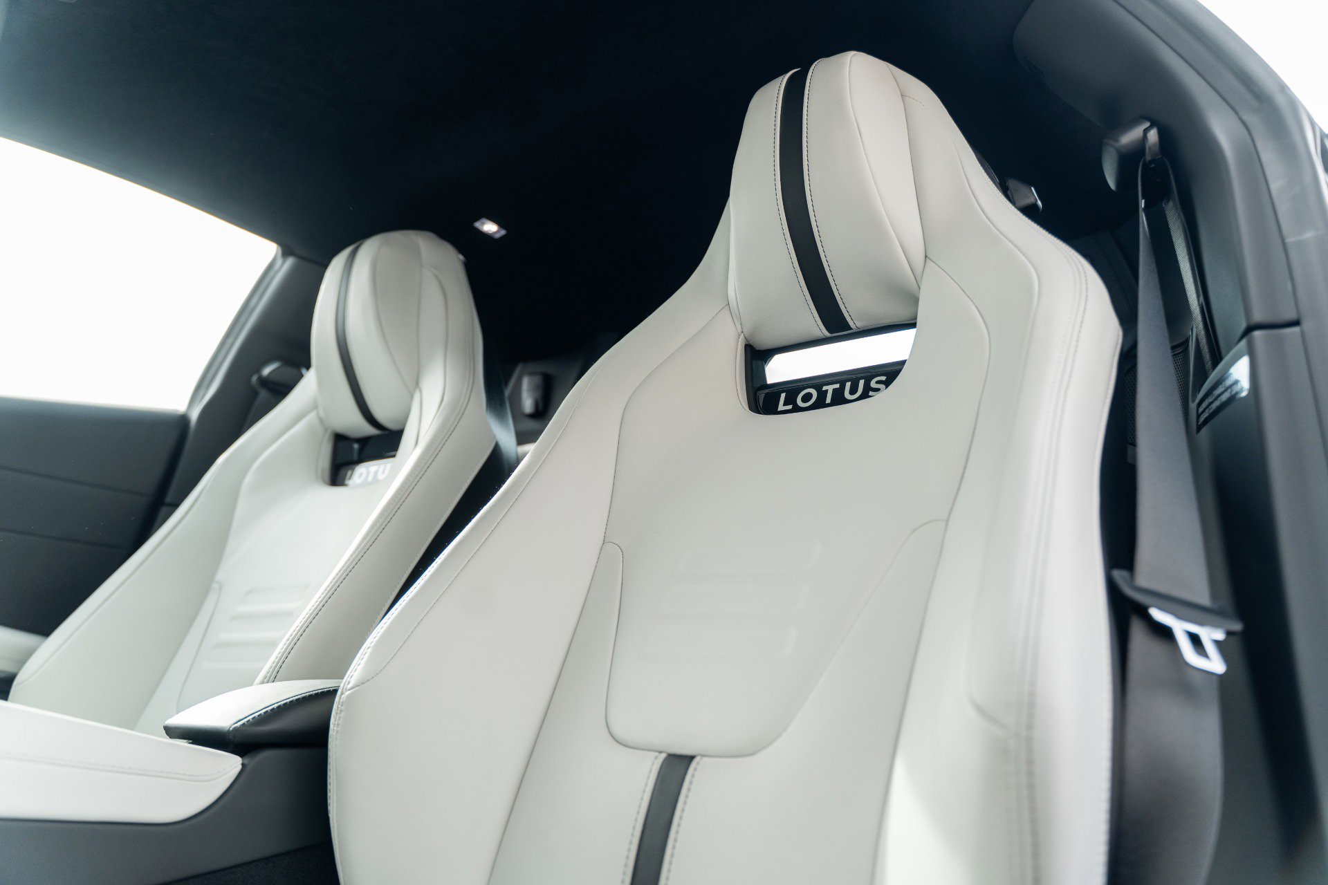 Used 2026 Lotus Emira SE image 23