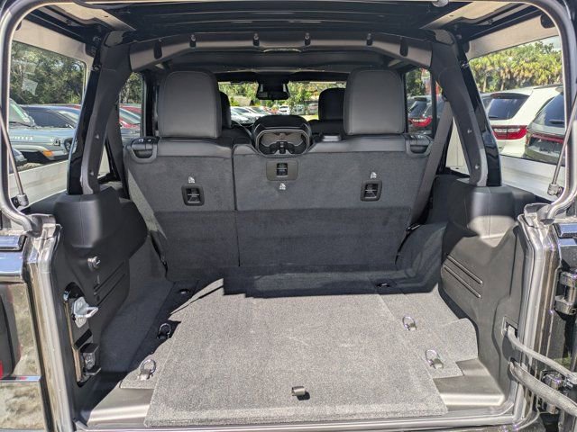 New 2026 Jeep Wrangler Unlimited Rubicon AWD/4WD image 11