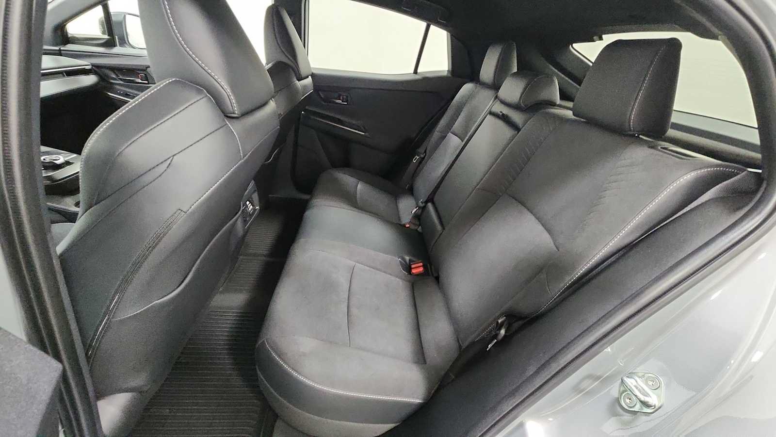 Used 2026 Toyota C-HR AWD/4WD image 24