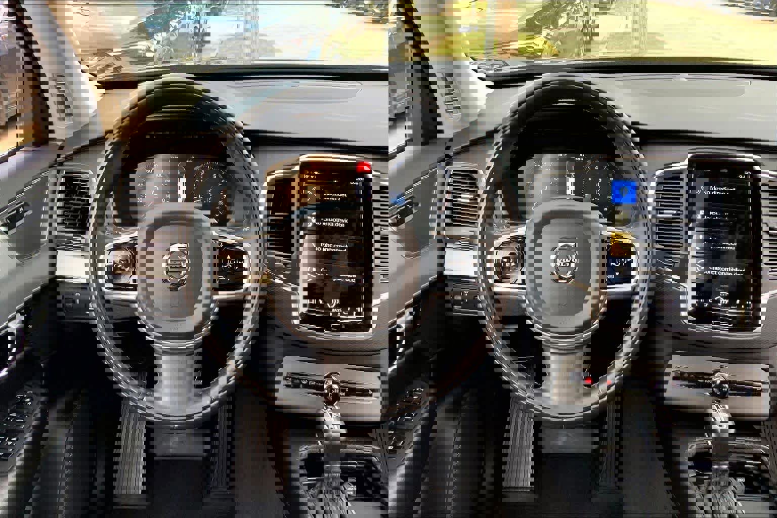 Used 2021 Volvo XC90 T5 Momentum w/ Protection Package Premier image 5