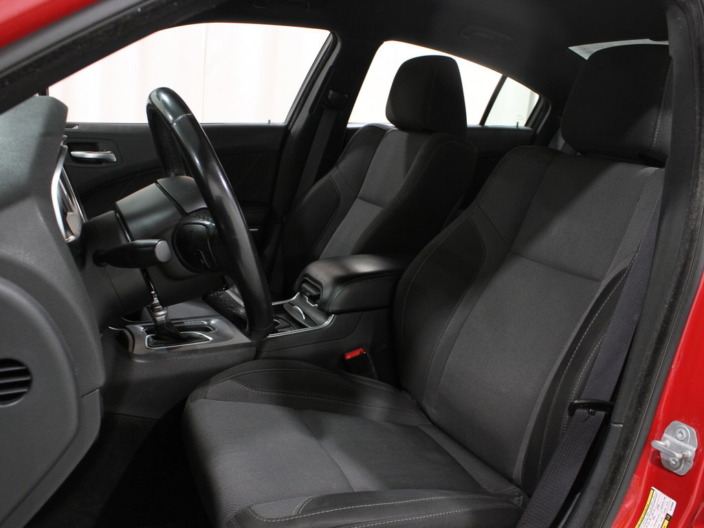 Used 2016 Dodge Charger SXT w/ Navigation & Travel Group image 5