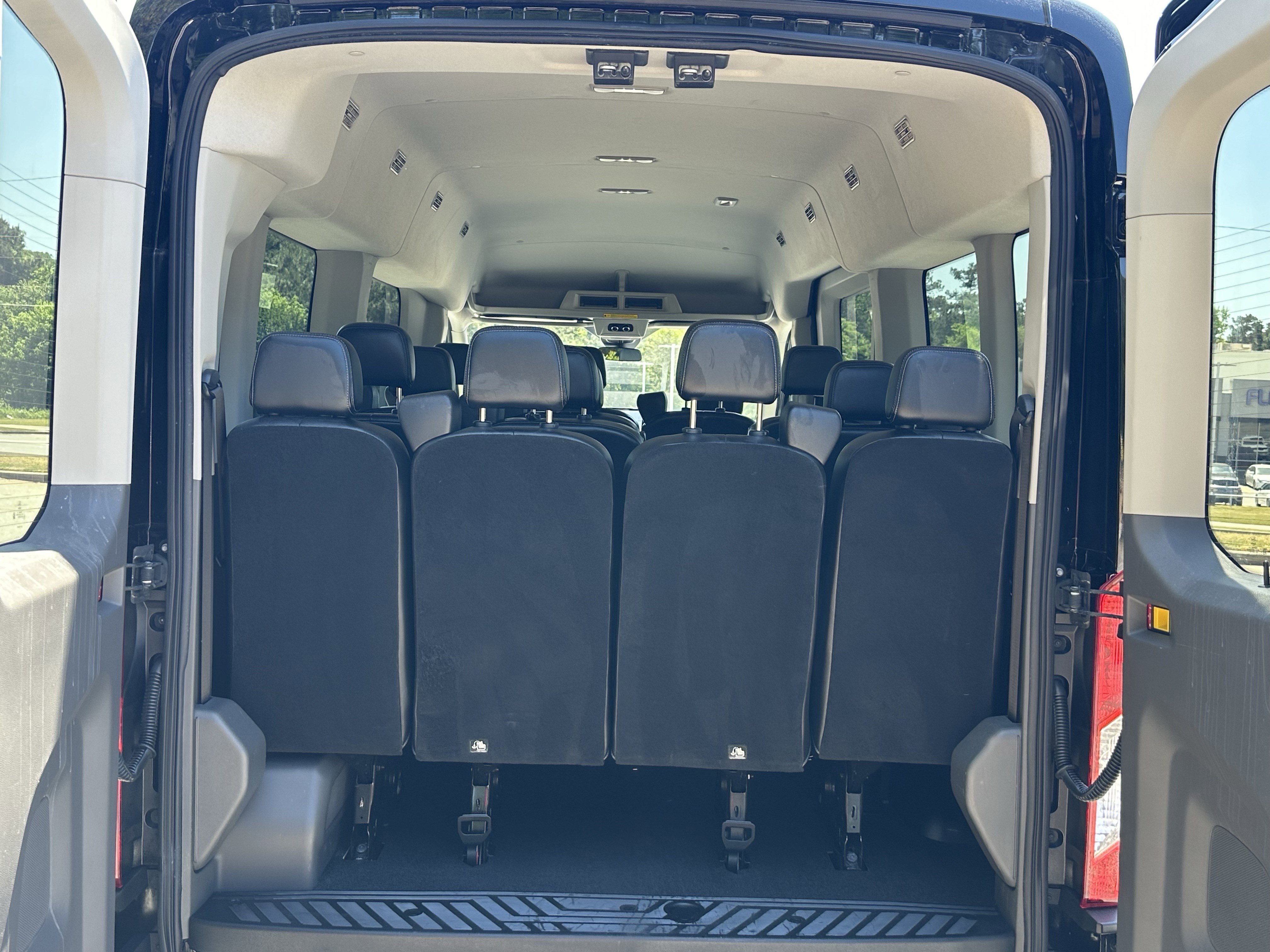 Used 2023 Ford Transit 350 XLT RWD image 21