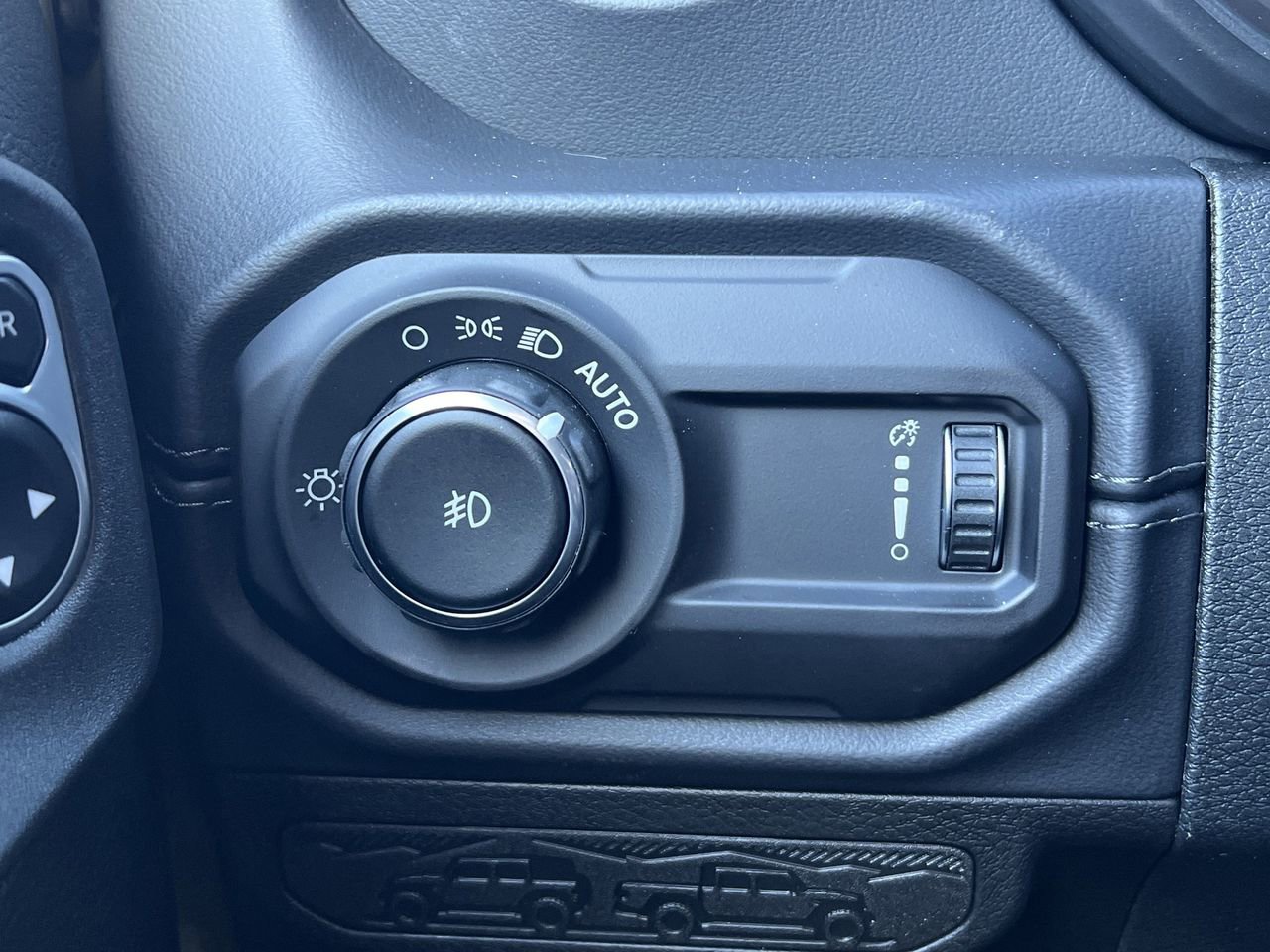 New 2026 Jeep Wrangler Unlimited Sahara AWD/4WD image 14