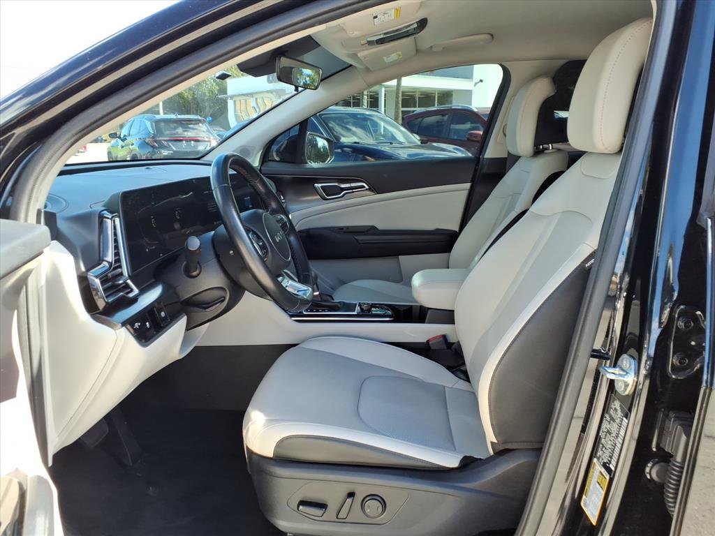 Used 2025 Kia Sportage EX image 12