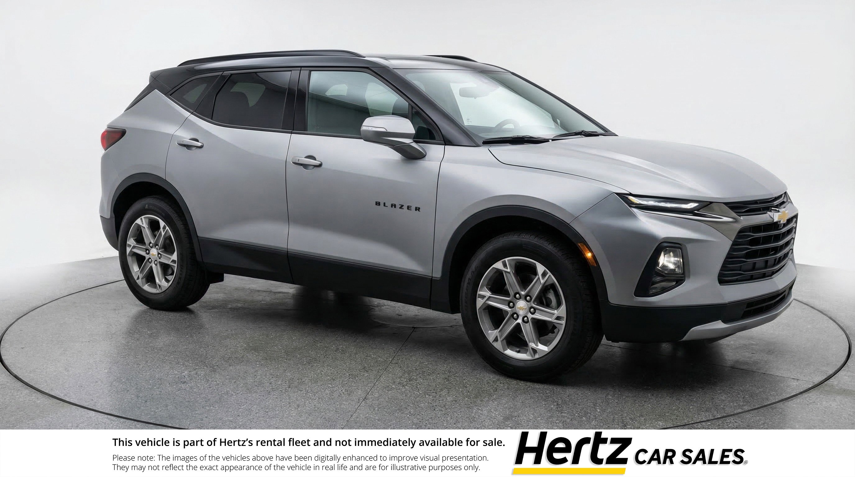 Used 2025 Chevrolet Blazer LT FWD image 1