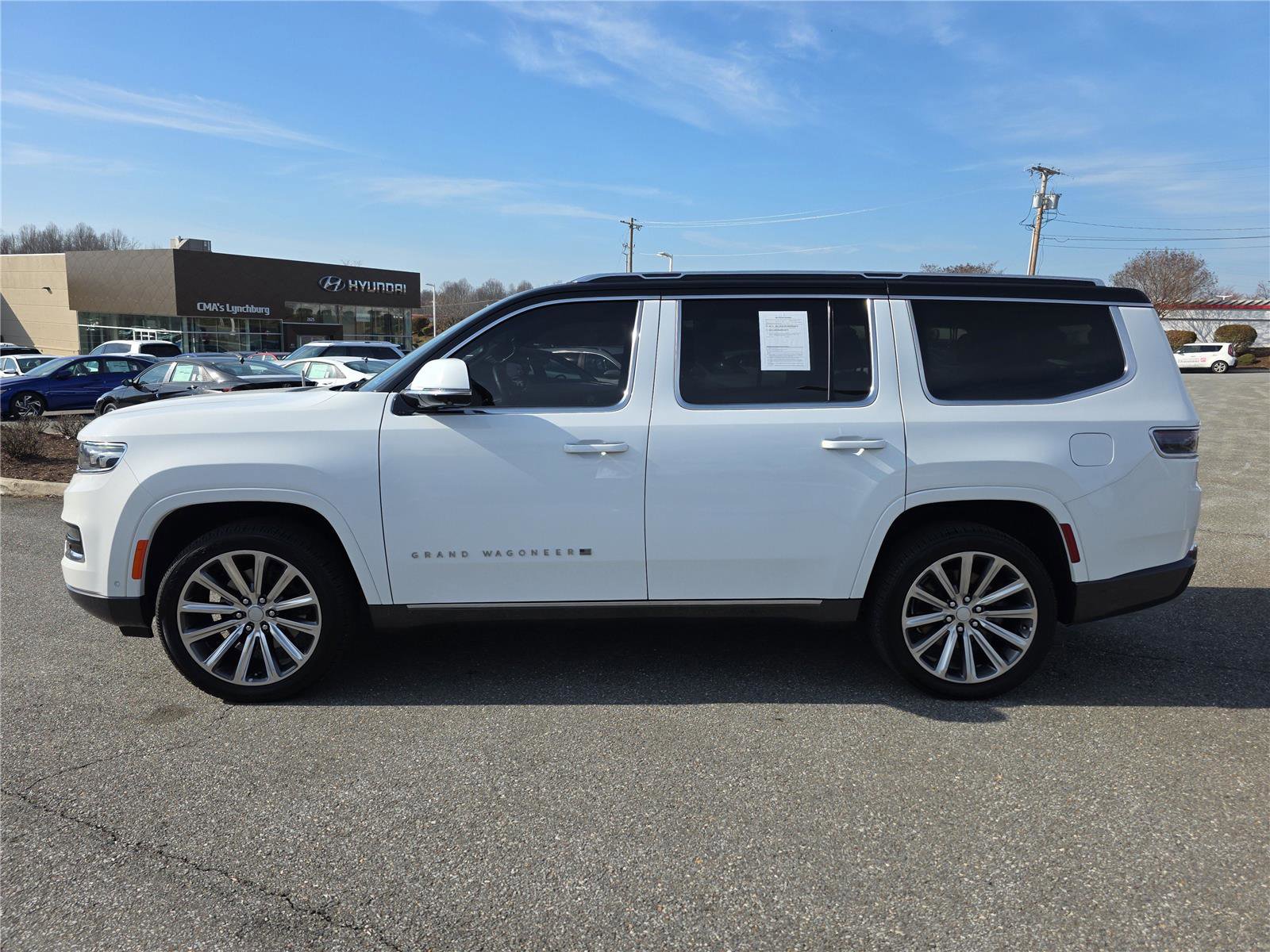 Used 2022 Jeep Grand Wagoneer Series II w/ Convenience Group III image 8