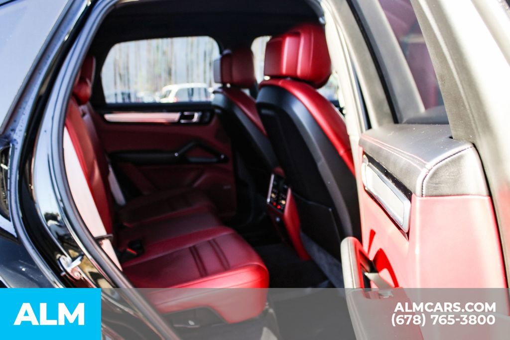 Used 2023 Porsche Cayenne S Platinum w/ Premium Package Plus image 17