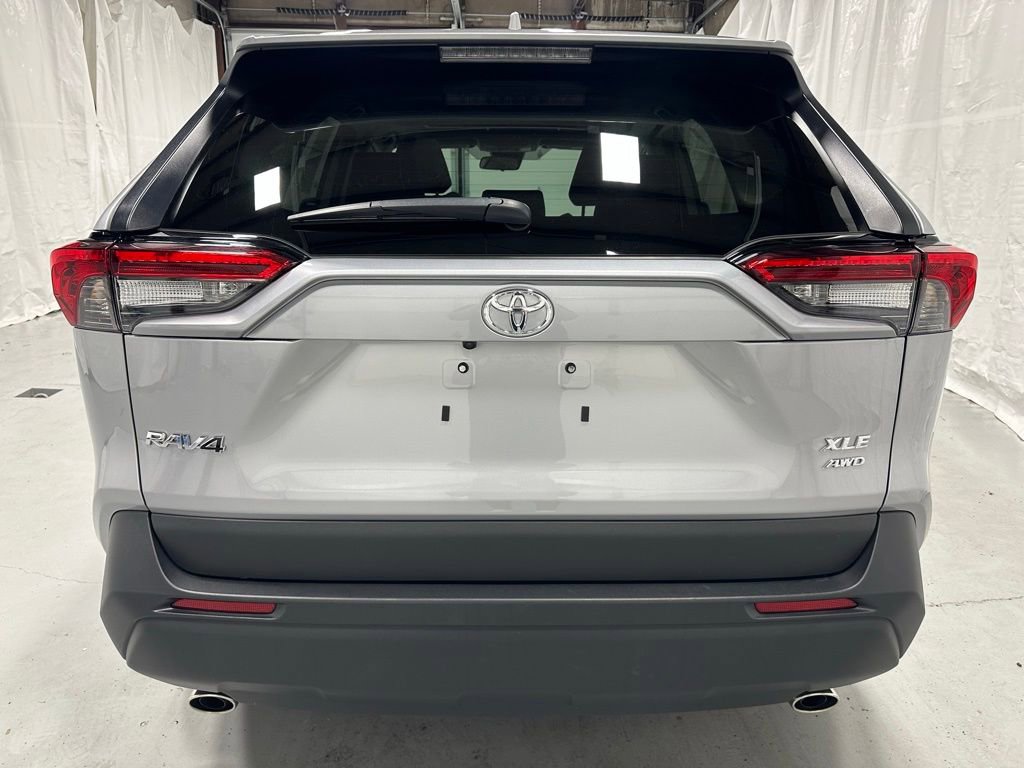 Used 2025 Toyota RAV4 XLE w/ Convenience Package AWD/4WD image 5