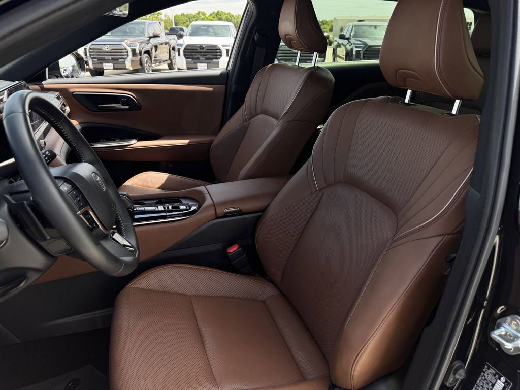 Used 2025 Toyota Crown Signia image 25