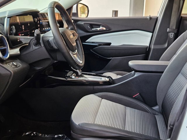 Used 2024 Chevrolet Trax LT w/ Driver Confidence Package FWD image 15