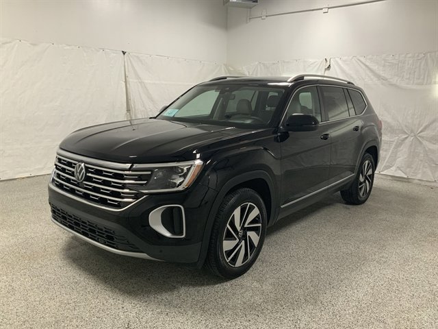 Used 2024 Volkswagen Atlas SEL image 2