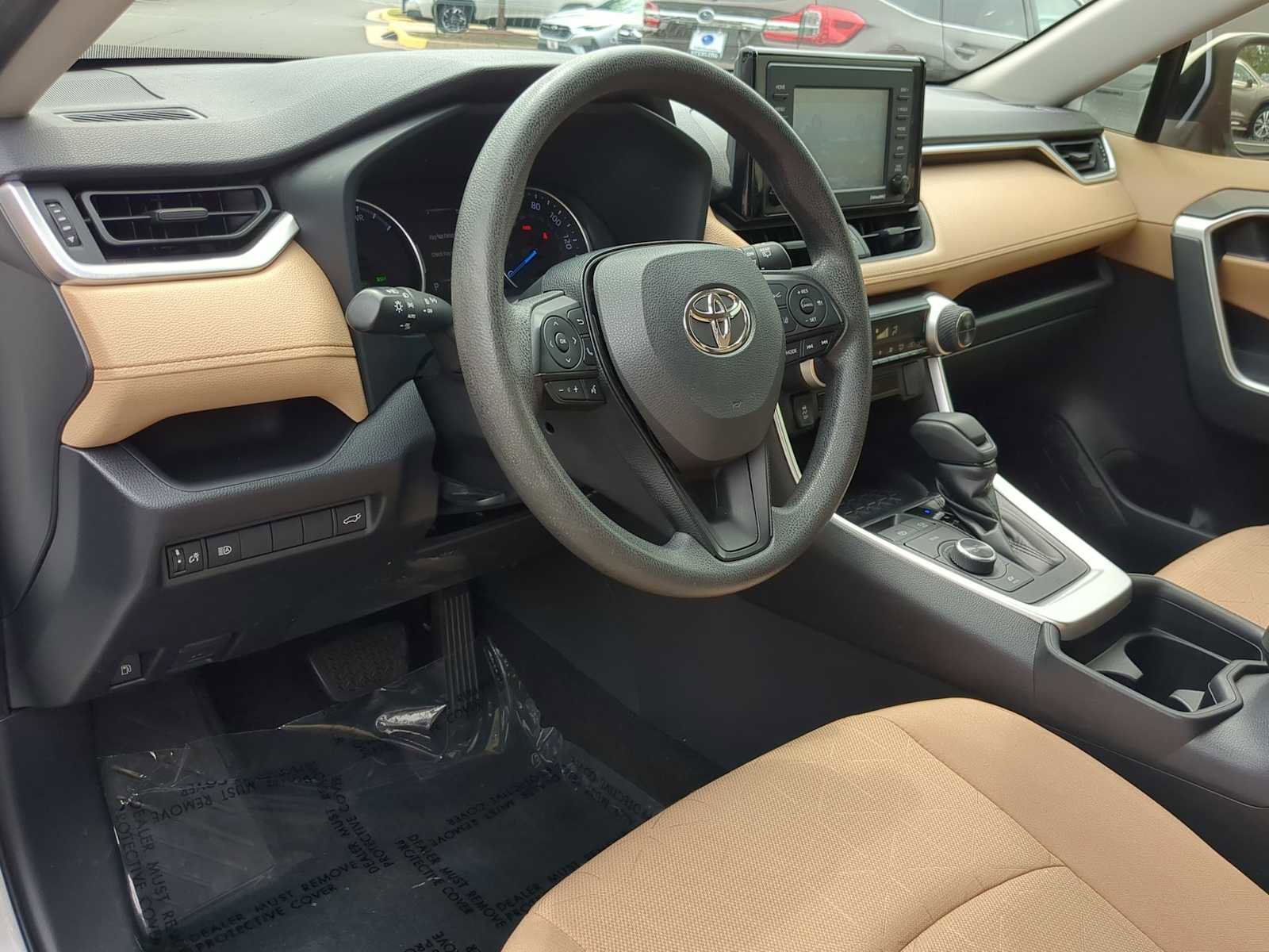 Used 2020 Toyota RAV4 XLE image 10