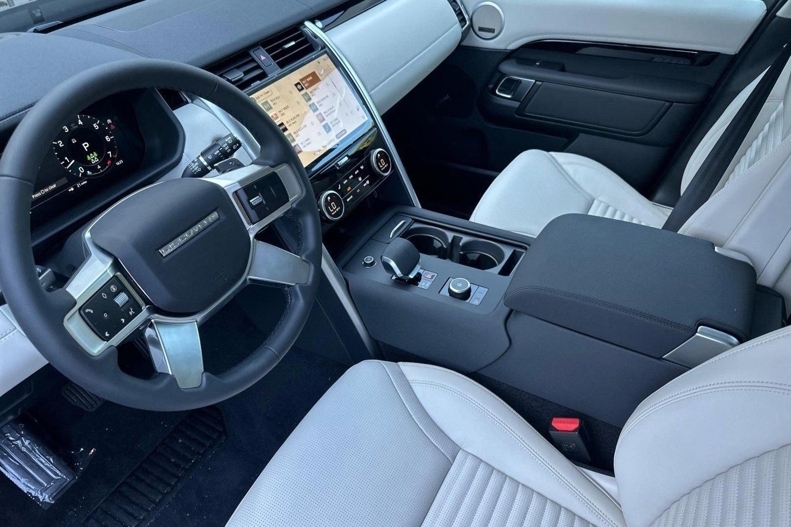 New 2026 Land Rover Discovery S AWD/4WD image 4