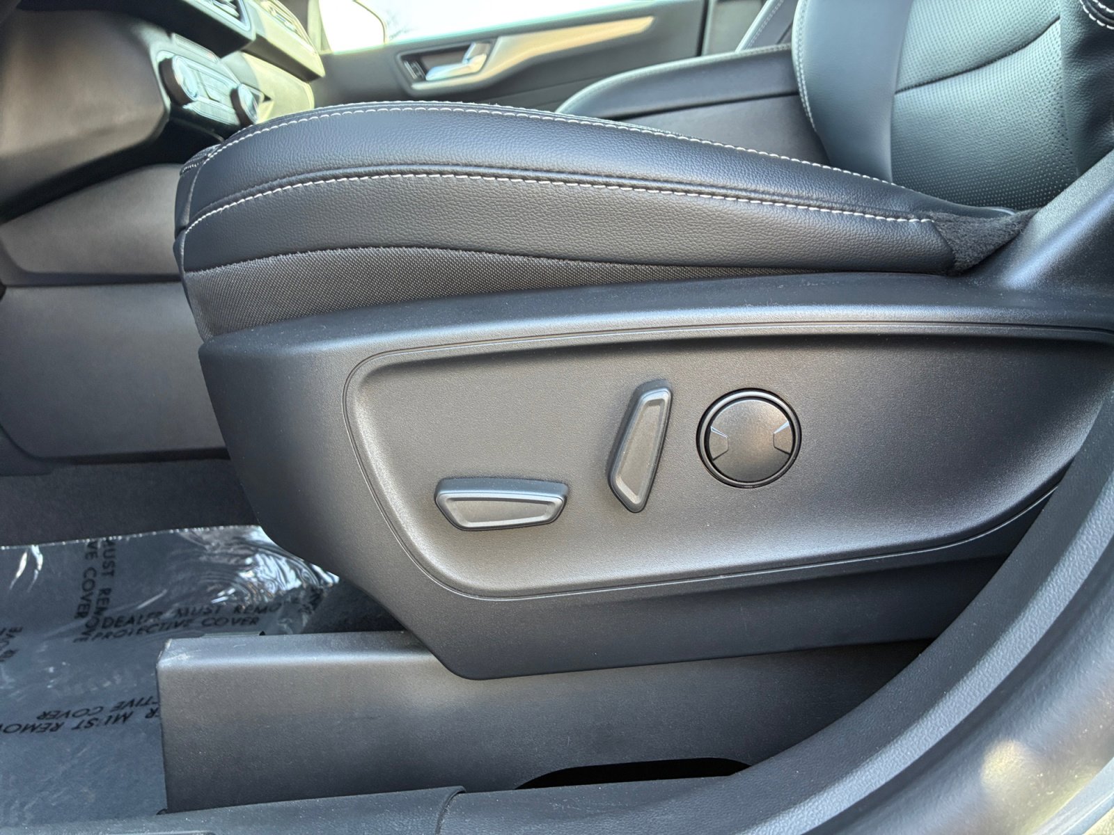 Certified 2022 Ford Escape Titanium image 14