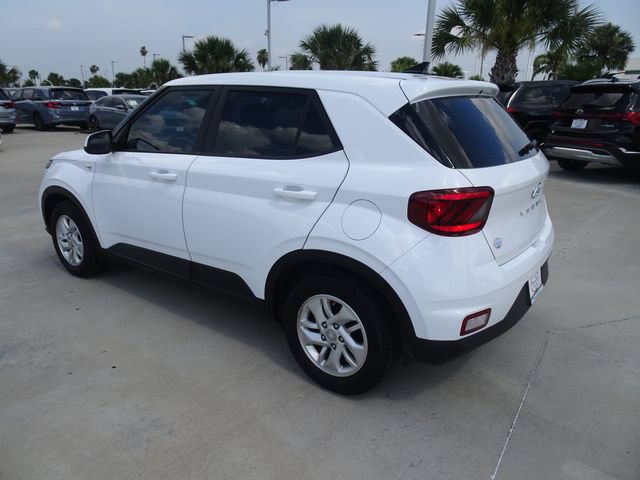 Used 2022 Hyundai Venue SE FWD image 6