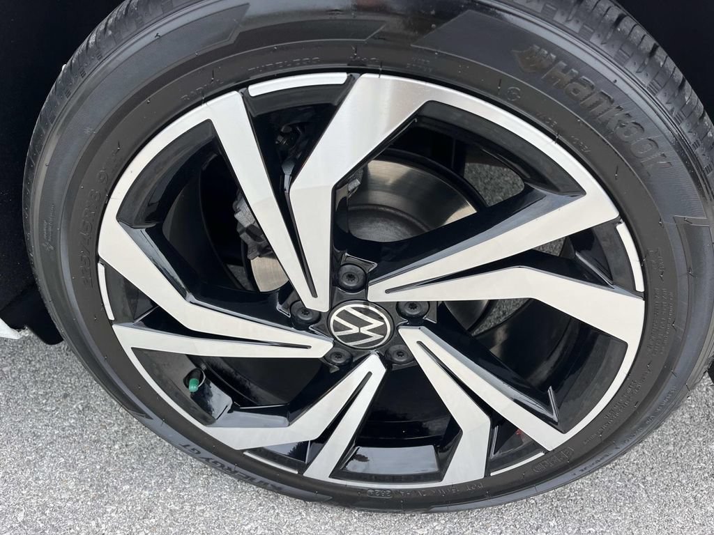 Used 2025 Volkswagen Jetta SEL FWD image 11