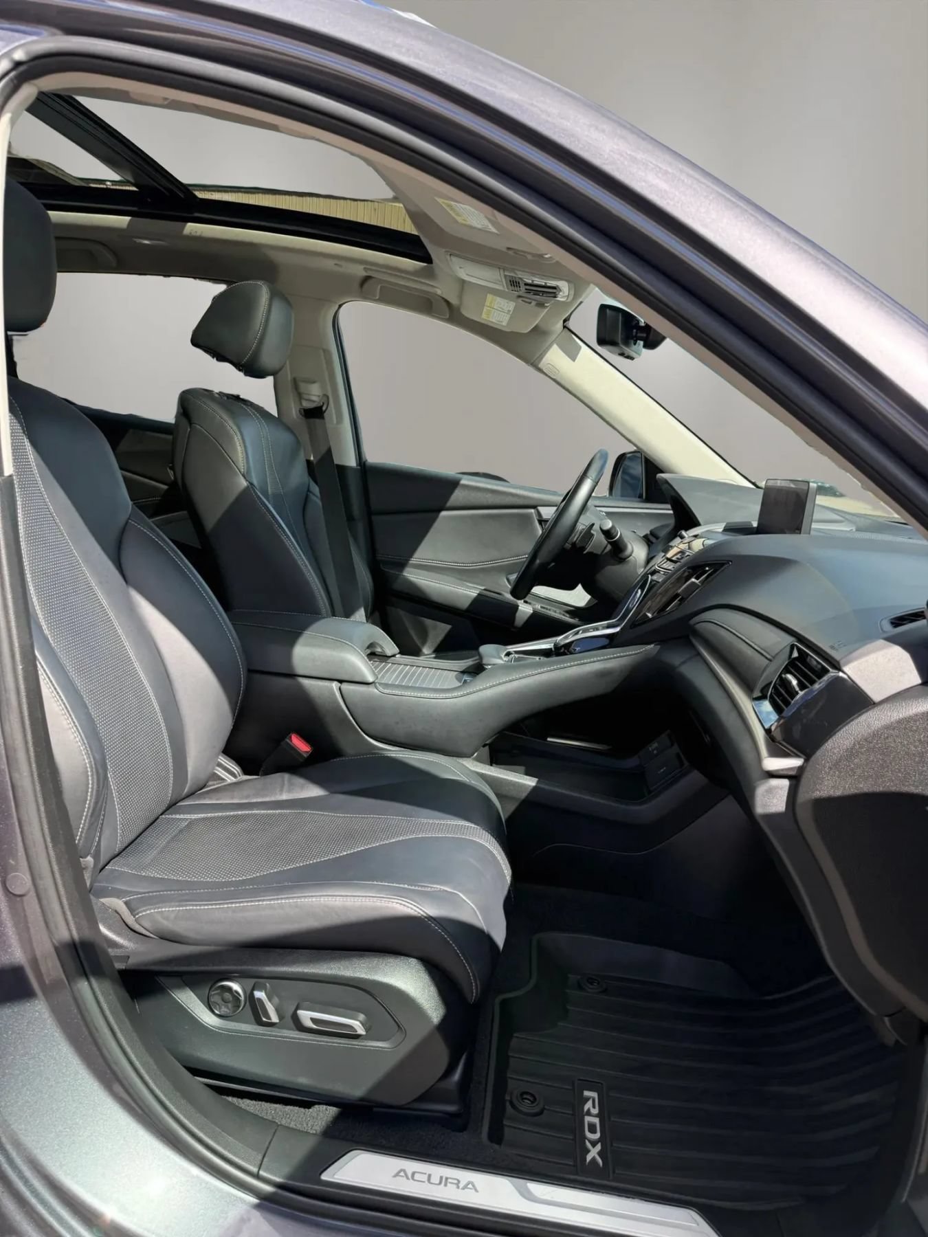 Used 2021 Acura RDX w/ Technology Package AWD/4WD image 16