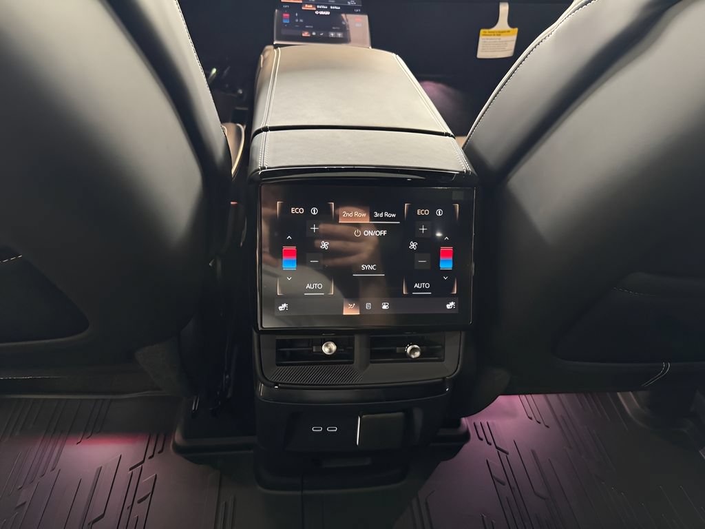 New 2027 Cadillac Vistiq Luxury w/ LPO, Floor Liner Package AWD/4WD image 12