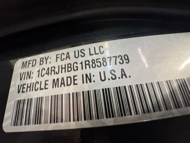 Used 2024 Jeep Grand Cherokee Limited w/ Luxury Tech Group II image 14