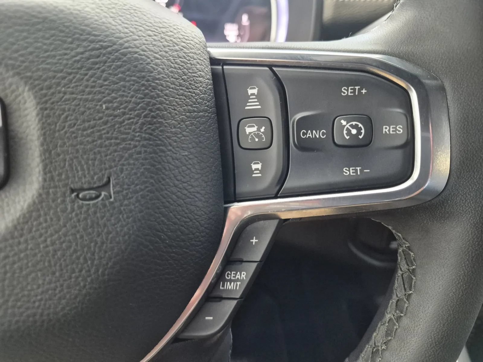 Used 2026 RAM 3500 Laramie AWD/4WD image 27