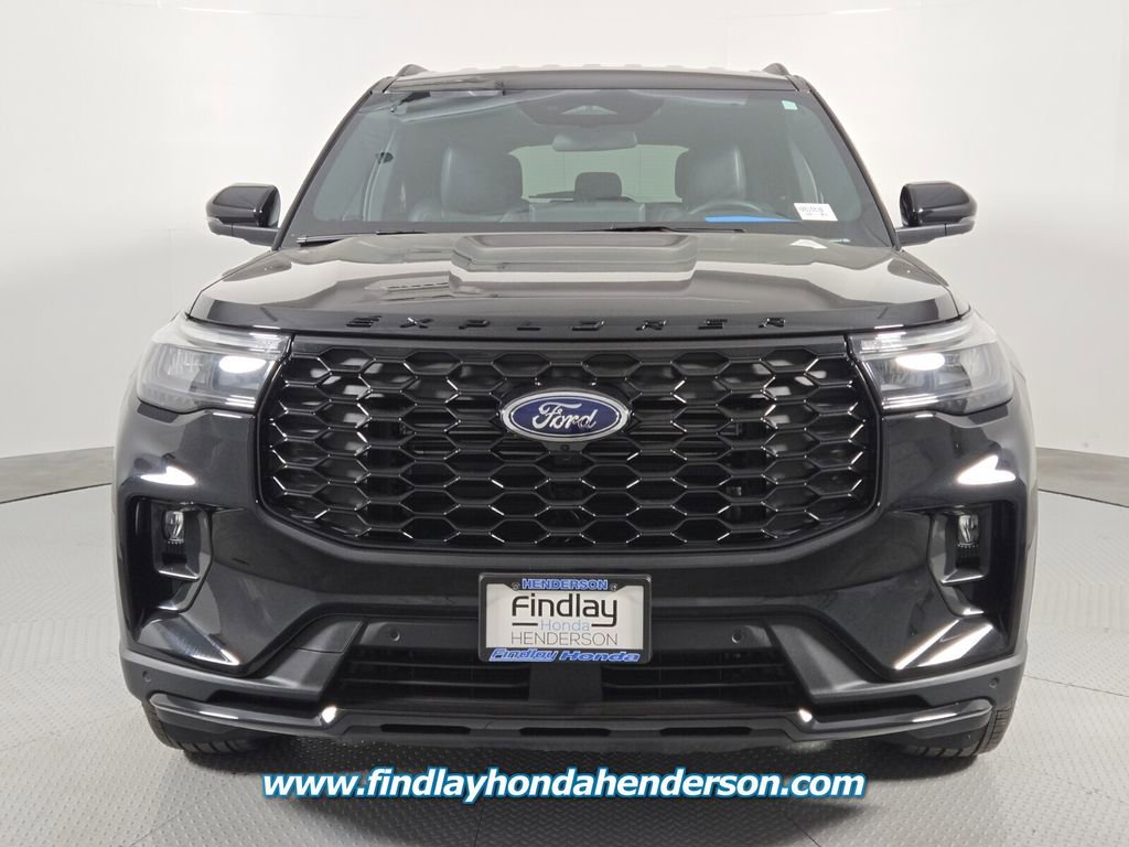 Used 2025 Ford Explorer ST-Line image 8