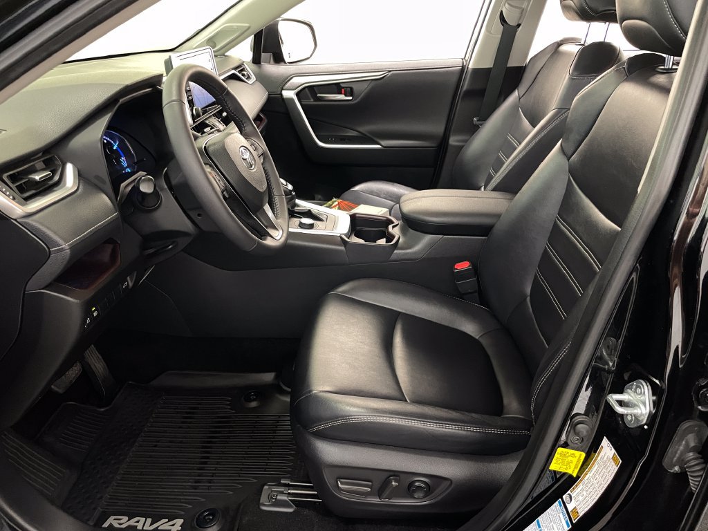 Used 2019 Toyota RAV4 Limited w/ Carpet Mat Package AWD/4WD image 8