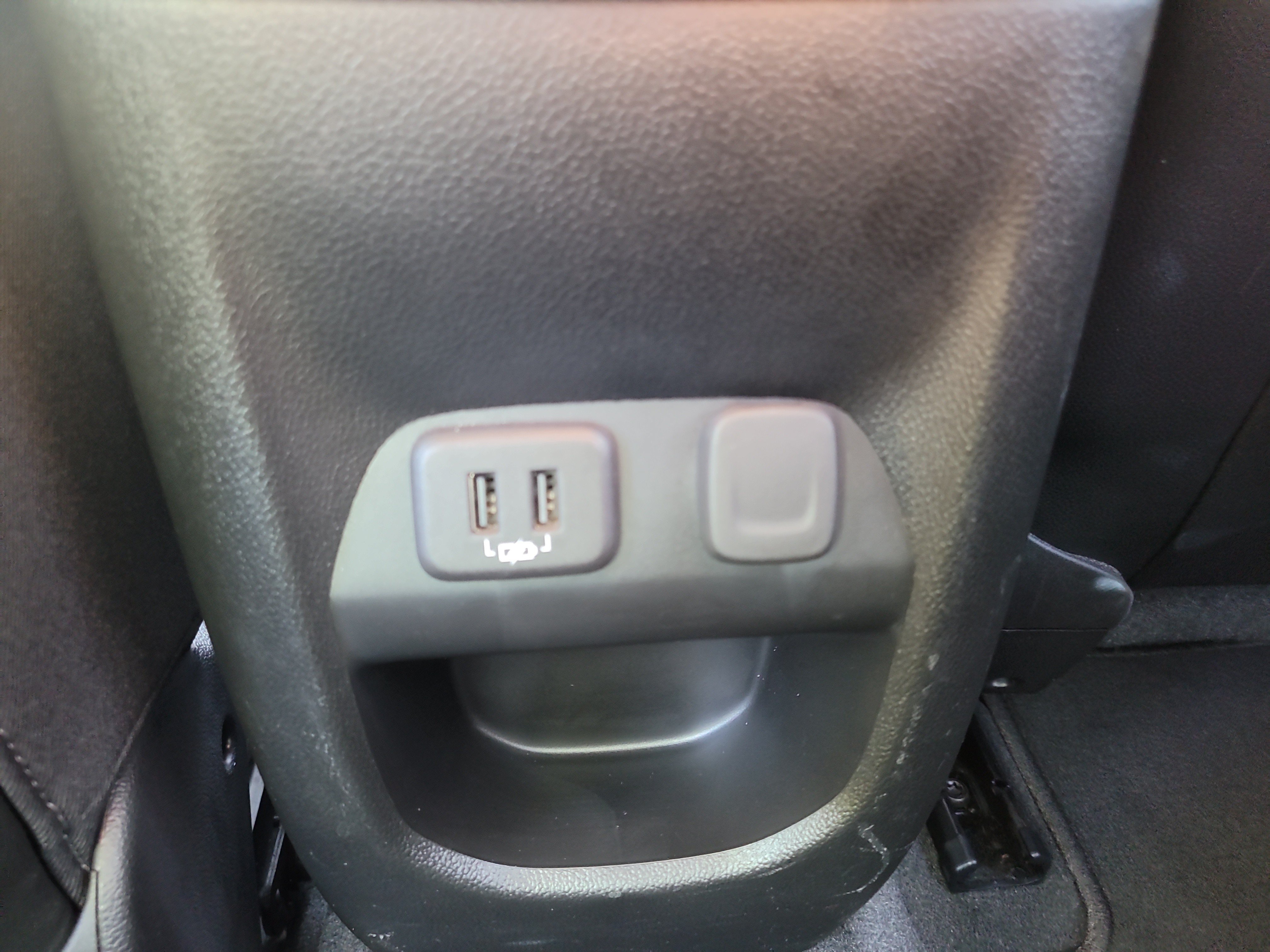 Used 2022 GMC Canyon Elevation w/ Elevation Premium Package AWD/4WD image 16