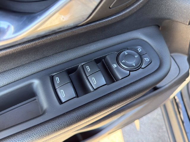 Used 2022 GMC Terrain SLE w/ Driver Convenience Package FWD image 16