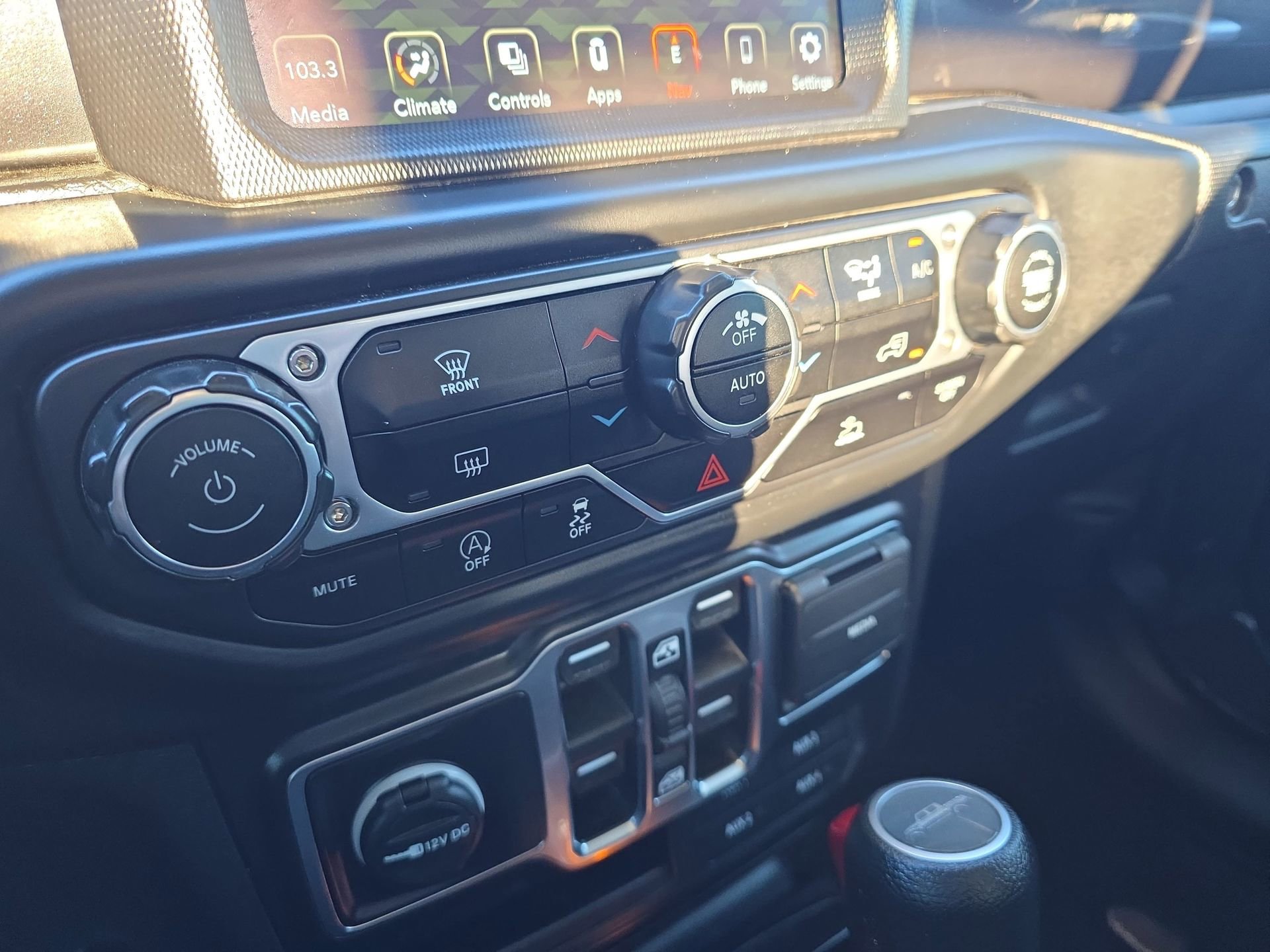 Used 2022 Jeep Gladiator Sport AWD/4WD image 24