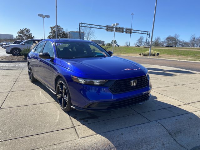 Used 2024 Honda Accord Sport image 2