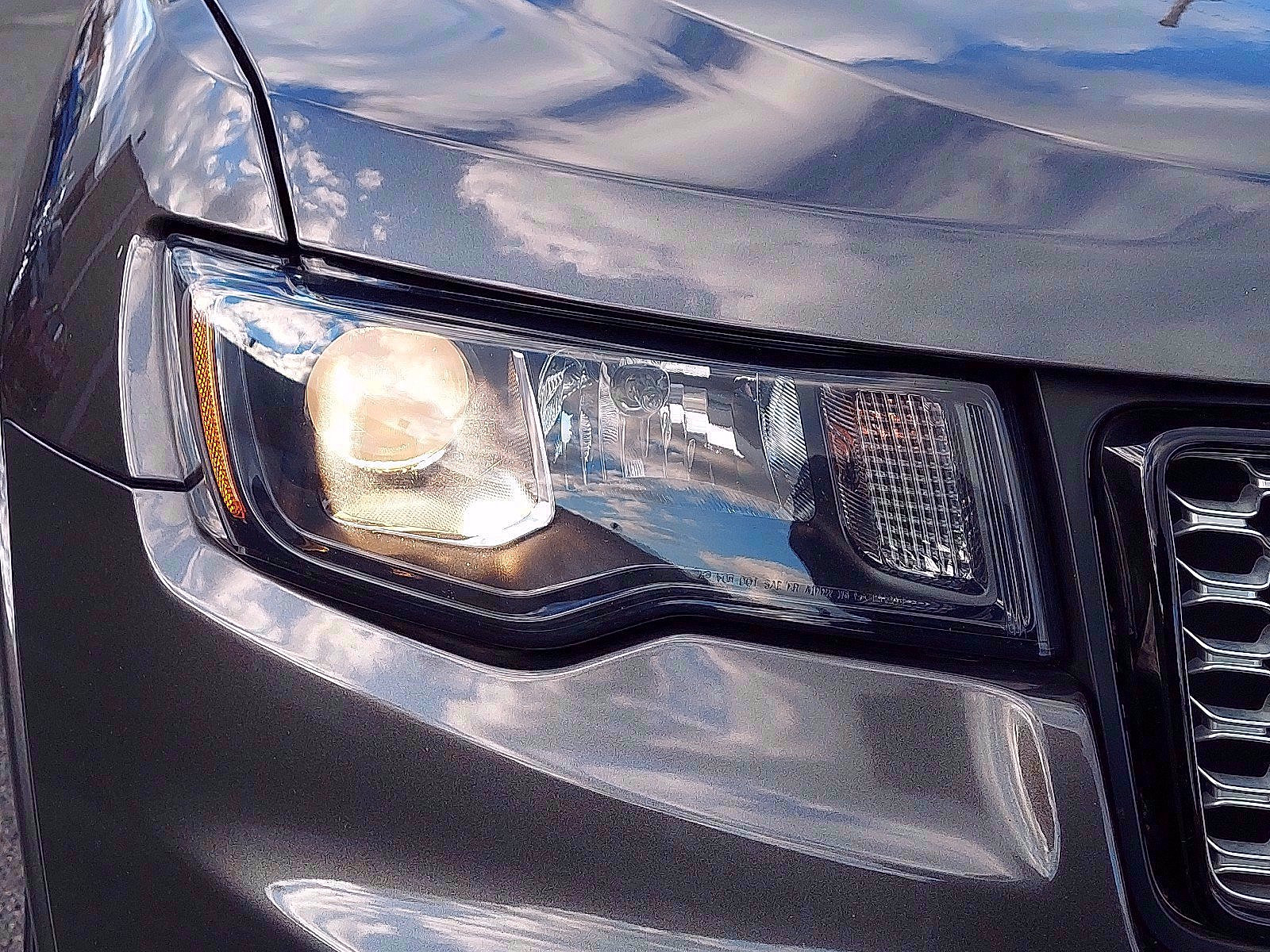 Used 2018 Jeep Grand Cherokee Altitude AWD/4WD image 9