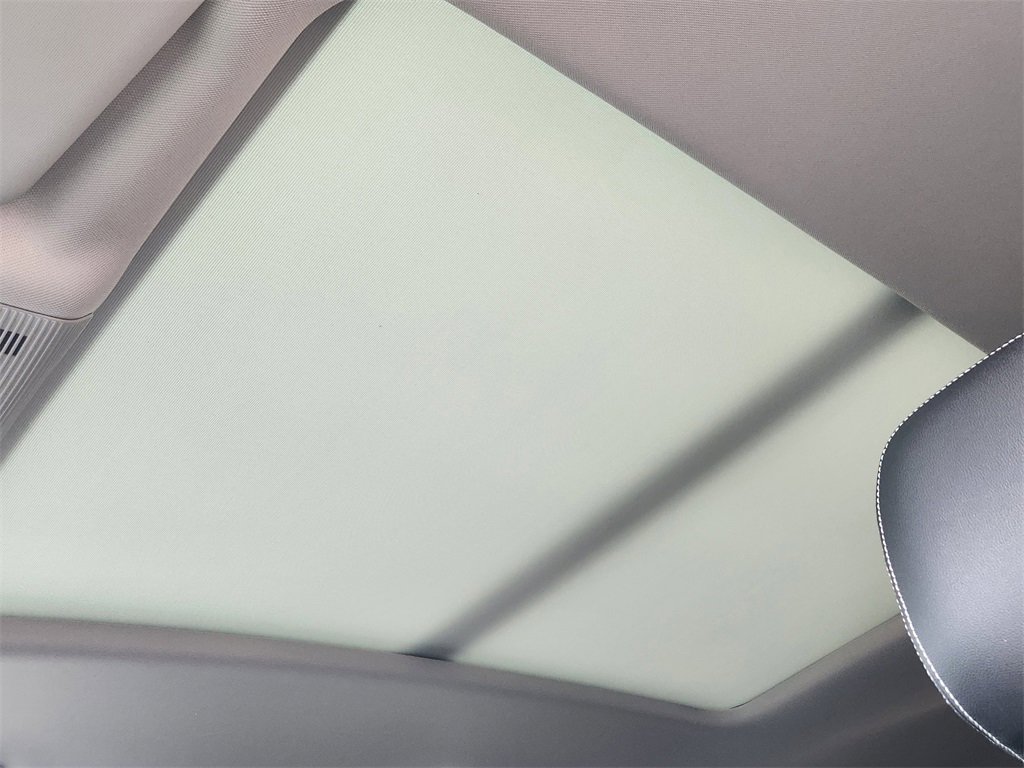 New 2025 Volkswagen Atlas SE image 14