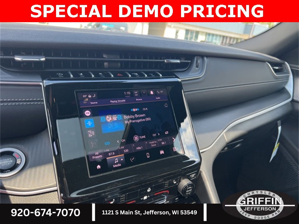 New 2025 Jeep Grand Cherokee L Laredo w/ Luxury Tech Group I image 24