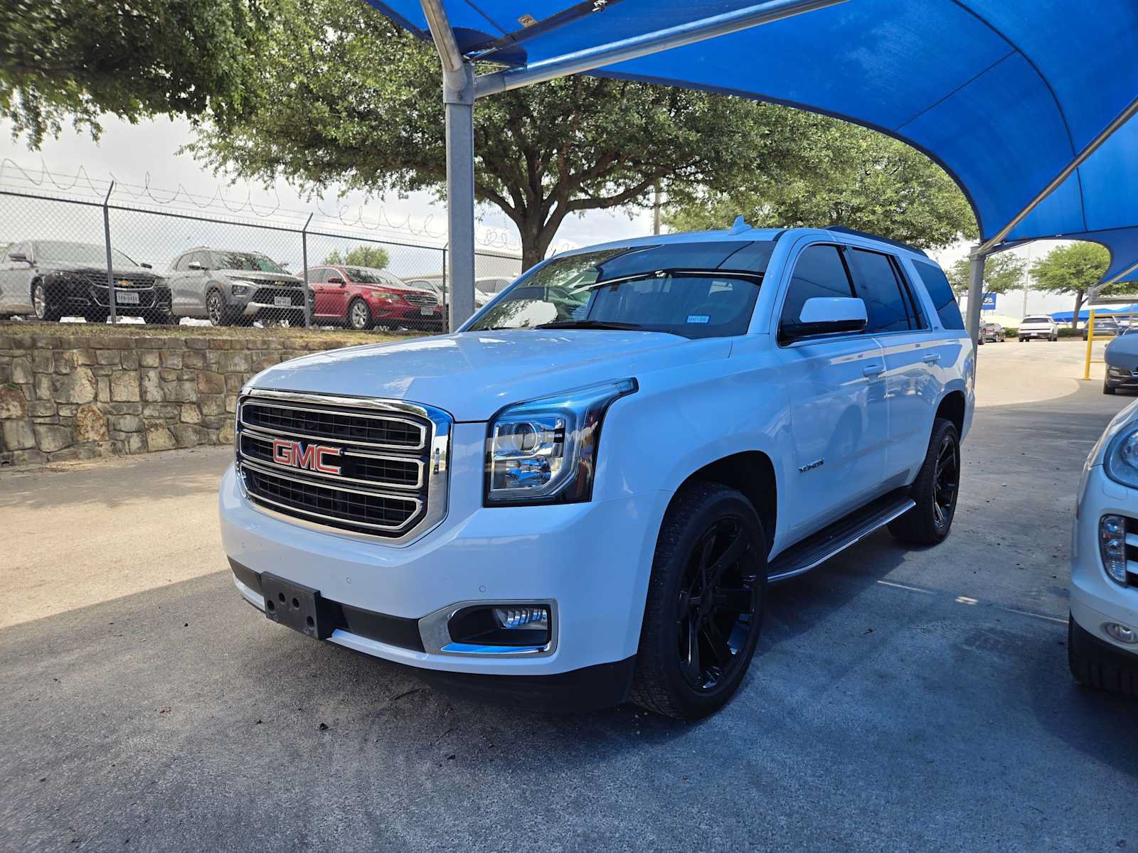 Used 2019 GMC Yukon SLT w/ Open Road Package RWD image 1