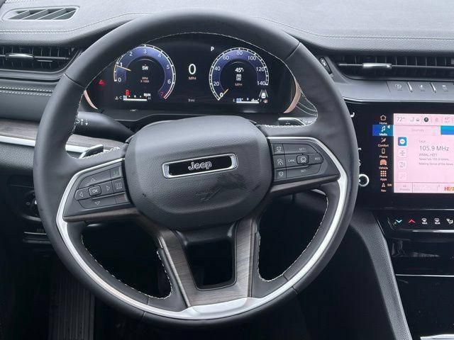 New 2026 Jeep Grand Cherokee Altitude AWD/4WD image 33
