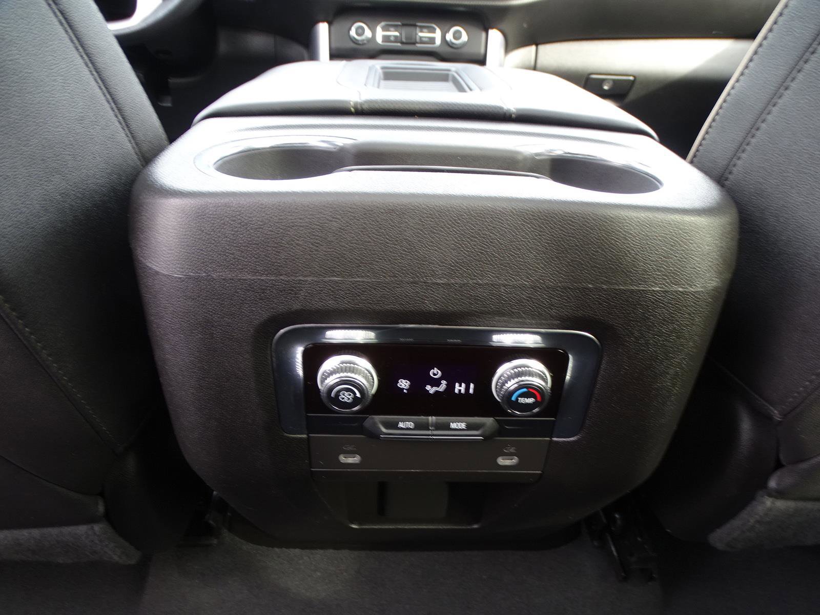 Used 2023 GMC Yukon XL SLT image 14