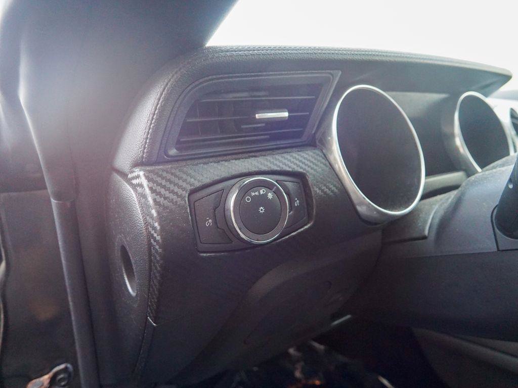 Used 2019 Ford Mustang Convertible RWD image 15