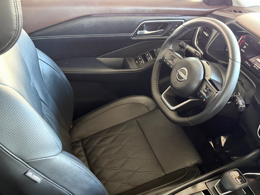 Used 2023 Nissan Rogue Platinum w/ Platinum Premium Package FWD image 30